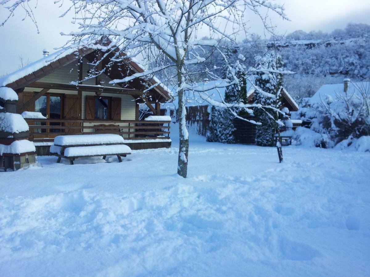Chalets Les Silenes Doucier Bagian luar foto